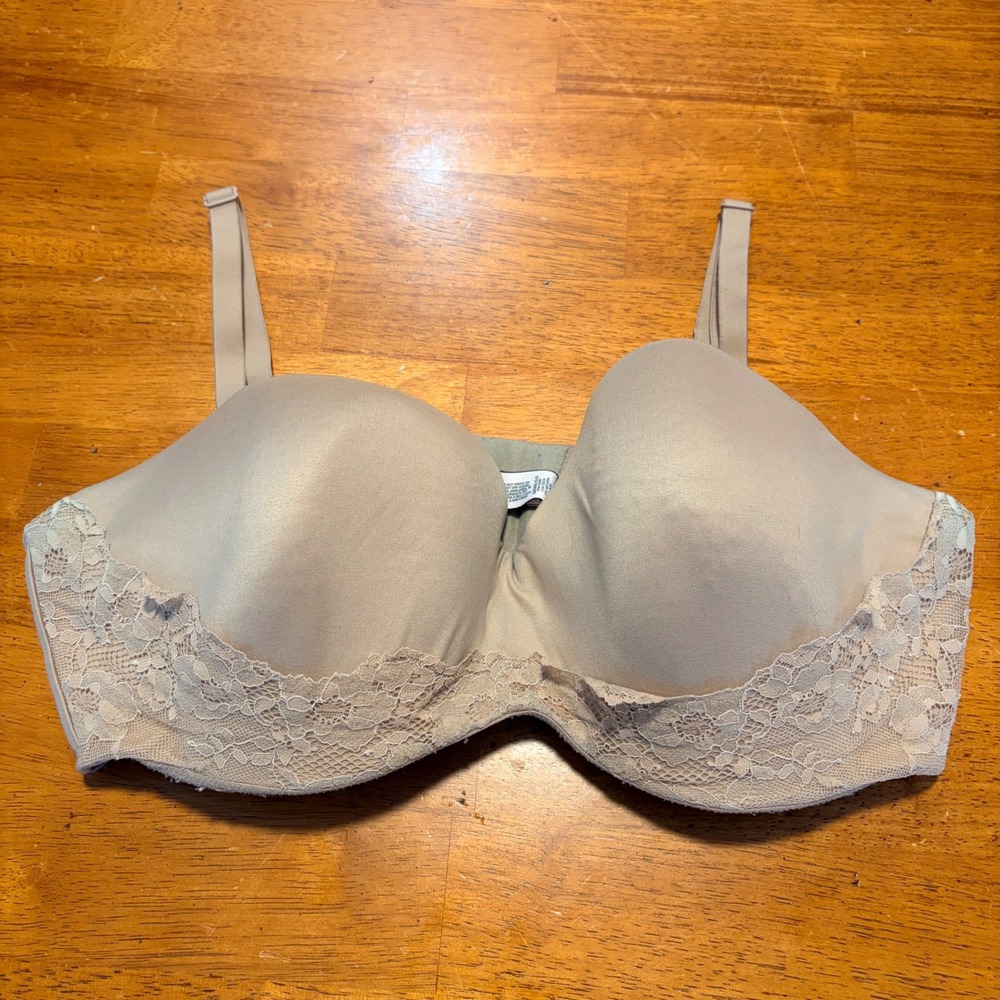 Victoria's Secret Body by Victoria Bra 38DD Beige Strapless Lined Lace Trim